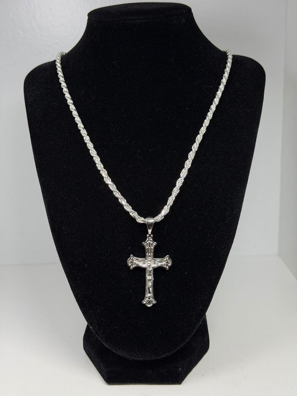Sterling Silver Crucifix Cross Pendant Necklace 24 Inch 3.5mm Rope Chain 925
